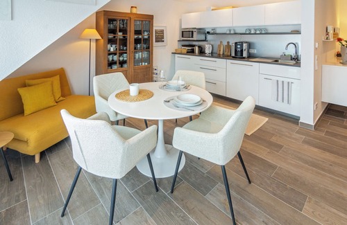 Westeraccumersiel Appartement | Experience happy times - live centrally, enjoy peace and quiet