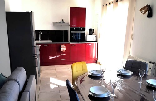 Vic-la-Gardiole Appartement | Cosy apartment with spacious terrace