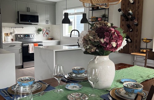 Regional District of Nanaimo Lit Et Petit-Déjeuner | Charming Guesthouse Retreat - Calm Mornings, Cozy Nights!
