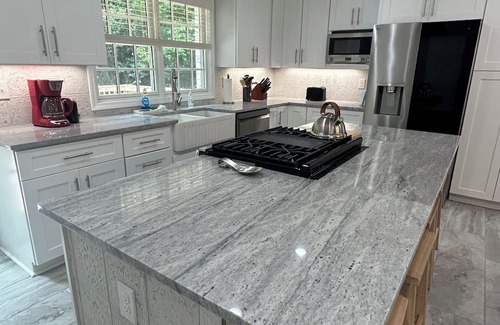 Durham Maison | Spacious 4-bedroom House Steps from Downtown Durham with AC, WiFi