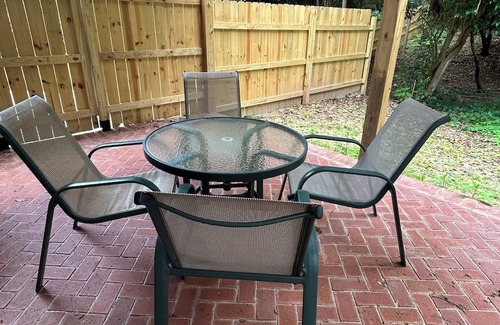 Durham Maison | Spacious 4-bedroom House Steps from Downtown Durham with AC, WiFi