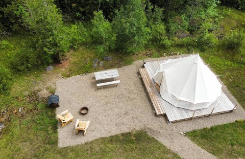 Miller Lake Maison | "Fox's Den" Glamping Tent