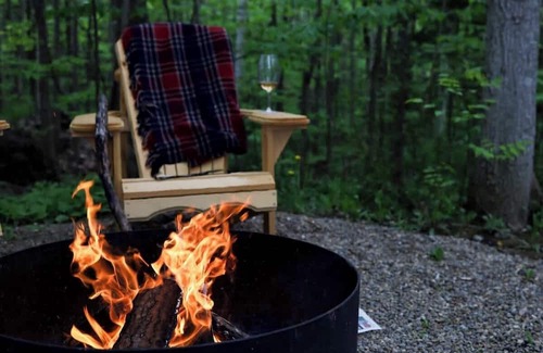 Miller Lake Maison | Boho Glamping near Tobermory