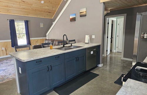 Owls Head Cabine | Private 2-bedroom cabin with WiFi in Owls Head