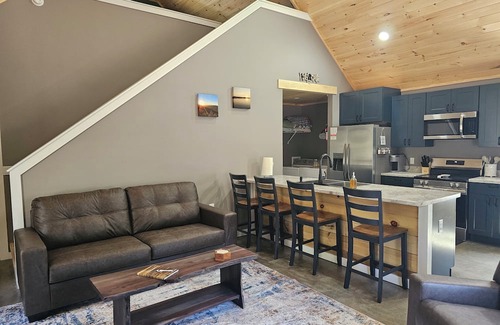 Owls Head Cabine | Private 2-bedroom cabin with WiFi in Owls Head