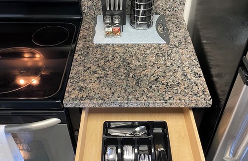Aurora Highlands Appartement | Pentagon City Apartment with tons of amenities, pool, fitness, and free parking!
