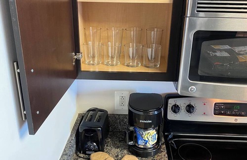 Aurora Highlands Appartement | Pentagon City Apartment with tons of amenities, pool, fitness, and free parking!