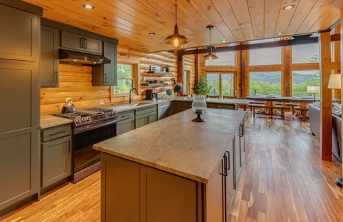 Thornton Cabine | Mountaintop Cabin with Incredible View