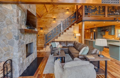 Thornton Cabine | Mountaintop Cabin with Incredible View