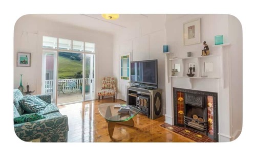 Kiama Autre | Beautiful renovated pet friendly farmhouse in the rolling green hills of Kiama