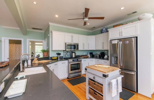 Edisto Island Maison | Casa Del Sol-Ocean View Home One Block from Beach Access-Free WiFi,Screened Porch,Crow's Nest