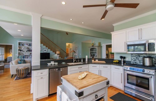 Edisto Island Maison | Casa Del Sol-Ocean View Home One Block from Beach Access-Free WiFi,Screened Porch,Crow's Nest