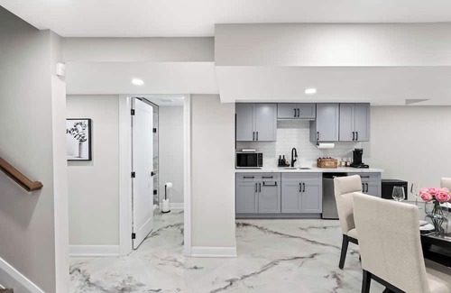 Niagara Falls Maison | Full Home in Niagara · Exclusive Spa Retreat