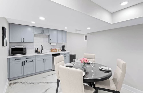 Niagara Falls Maison | Full Home in Niagara · Exclusive Spa Retreat