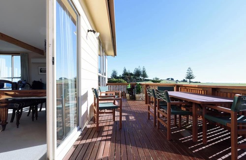 Low Head Maison | Old-School Charm Meets Beachside Bliss
