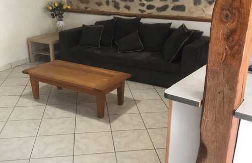 Yronde-et-Buron Maison | Charming rentals in the heart of Auvergne