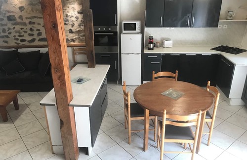 Yronde-et-Buron Maison | Charming rentals in the heart of Auvergne