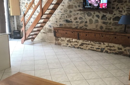 Yronde-et-Buron Maison | Charming rentals in the heart of Auvergne
