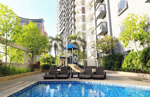 Socorro Appartement | Cozy & Modern 2BR unit with Balcony in Manhattan Cubao - Cylo's Place