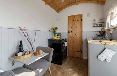 East Portlemouth Appartement | Orchard Hut - Camping Available with onsite Beauty Spa