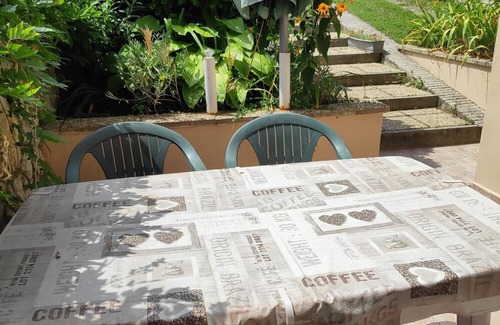Balatongyorok Maison | Charming building in beautiful Balatongyörök with WiFi, AC