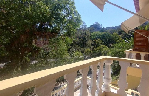 Historic Center Appartement | Romantic Suite with balcony view in the Historic Center of Petrópolis