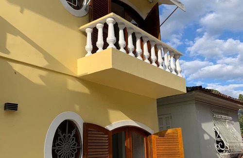 Historic Center Appartement | Romantic Suite with balcony view in the Historic Center of Petrópolis