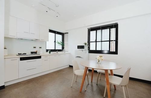 Zhongshan Appartement | Charming 1-bedroom apartment in fabulous Taipei City with AC, WiFi