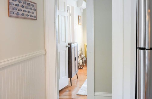 West End Appartement | Amazing West End apartment walkable to downtown and the waterfront.