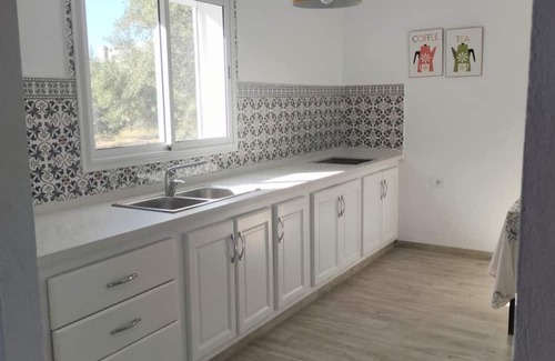 Sakiet Ezzit Maison | Quiet house with garden Pets welcome
