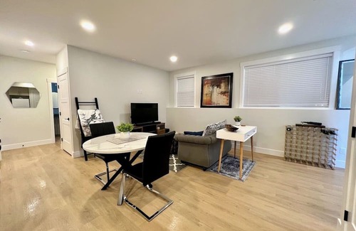 Prince George Maison | Inclusively Home - Mears Court Suite
