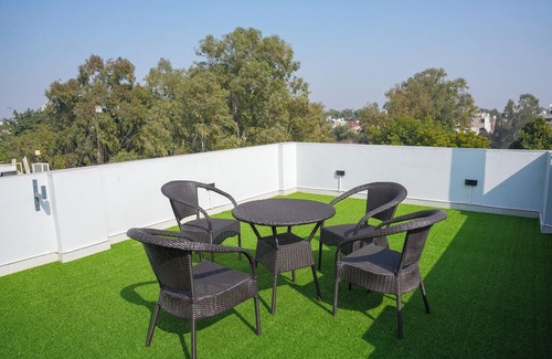 Lajpat Nagar Appartement | 1BHK Boho Escape in Lajpat Nagar