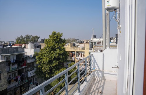 Lajpat Nagar Appartement | 1BHK Boho Escape in Lajpat Nagar