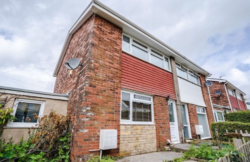 Pontlliw and Tircoed Maison | Parking, Smart TV in Each Room!