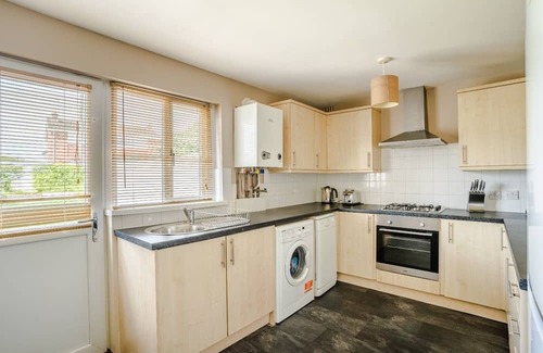 Pontlliw and Tircoed Maison | Parking, Smart TV in Each Room!