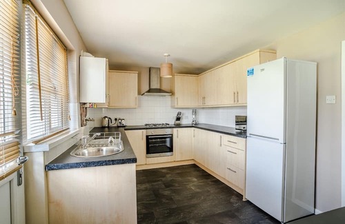 Pontlliw and Tircoed Maison | Parking, Smart TV in Each Room!