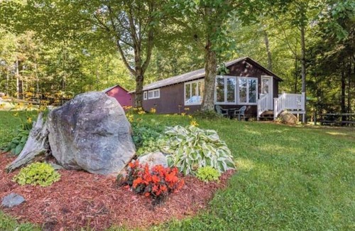 Post Mills Cabine | Lake Cabin in Vermont with WiFi