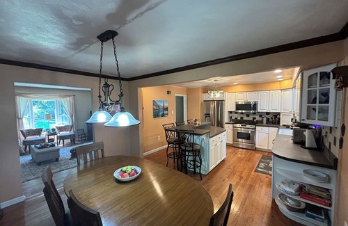 Plum Maison | US Open Home 0.4 miles from Oakmont Country Club Plum Pa