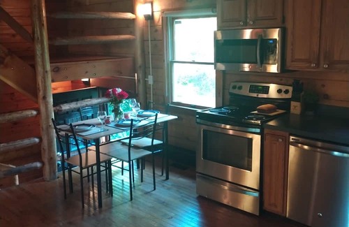 North Carver Cabine | Cozy 2-bedroom cabin in charming Plymouth with AC, WiFi