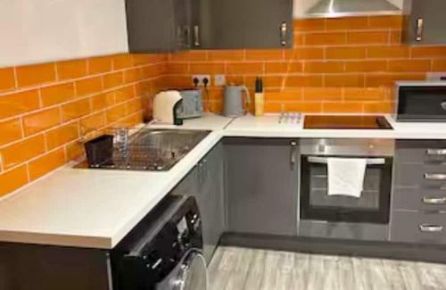 Uplands Appartement | 2 Bed Flat, 2 En-Suites, Parking, Sleeps 6