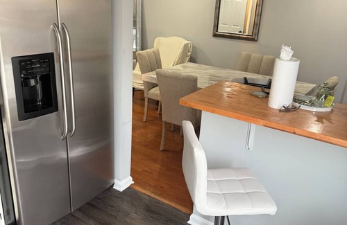 Coral Hills Maison | Charming 1-bedroom townhome in welcoming Capitol Heights with WiFi, AC