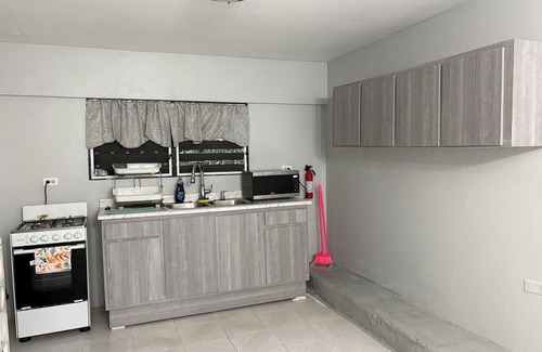 Florencio Maison | Spacious 7-bedroom house with AC, WiFi in lovely Fajardo