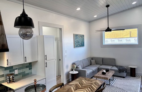 Zionville Maison | New 2-bedroom house in awesome Zionville with WiFi, AC