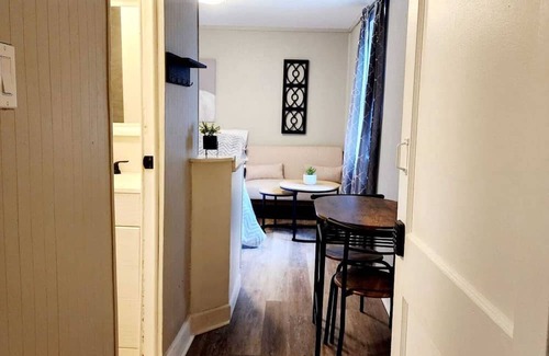 Ashland Appartement | Cozy compact Studio in Ashland, PA, High-speed Wi-Fi , AC & Complimentary coffee