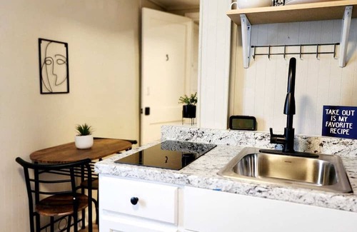 Ashland Appartement | Cozy compact Studio in Ashland, PA, High-speed Wi-Fi , AC & Complimentary coffee