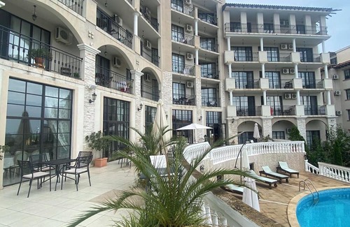 Obzor Appartement | Enjoy luxury of the Cliff **** hotel - Spa-100m to the beach 3 swimming pools