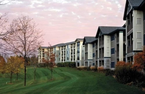 Lake Geneva Appartement | Cozy 1-bedroom apartment with AC, WiFi in charming Lake Geneva
