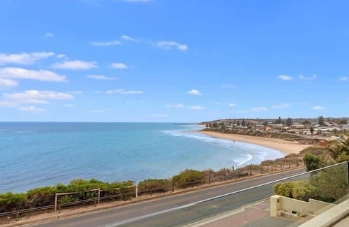 Adelaide Maison | Cozy Getaway retreat-5 bd 2 bath near beach and wineries