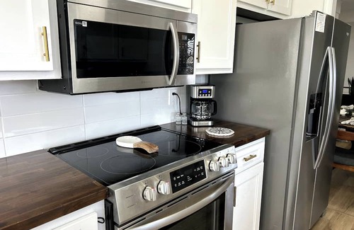 Grandview Maison | Ultimate 2 King Ensuite Contemporary 14 guests + Apt 5Bdrm