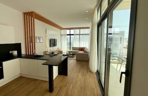 Bahceli Appartement | Chic penthouse in green resort: pool + gym